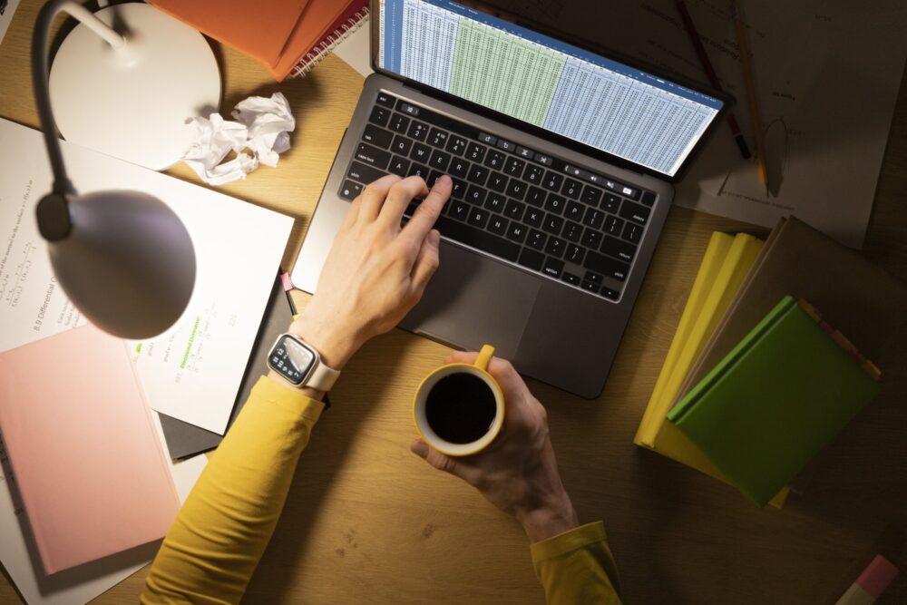 فریلنسرینگ (Freelancing)